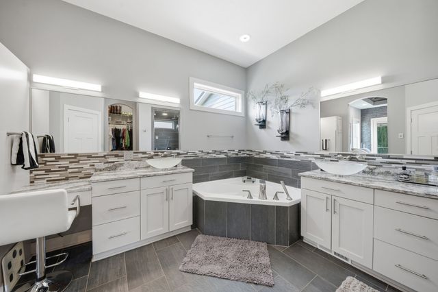 1824 Falcon Drive, Polk City, IA 50226