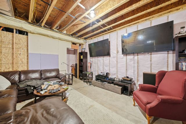 1824 Falcon Drive, Polk City, IA 50226