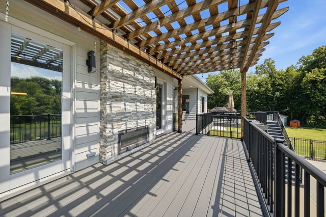 1824 Falcon Drive, Polk City, IA 50226