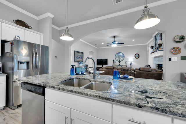 109 Creekside Drive, Glen Rose, TX 76043