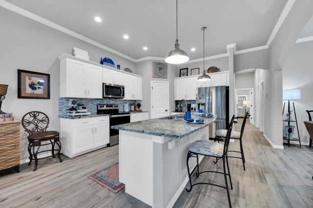 109 Creekside Drive, Glen Rose, TX 76043