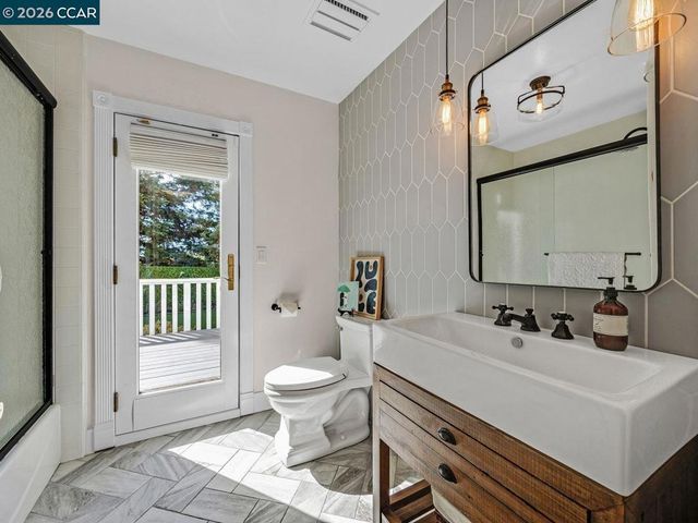 3911 3911 Deer Trail Ln, Danville, CA 94506