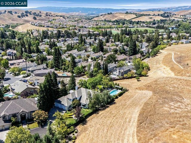 3911 3911 Deer Trail Ln, Danville, CA 94506