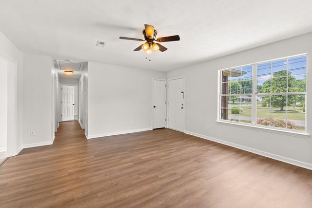 207 Juanita Ave, Gallatin, TN 37066