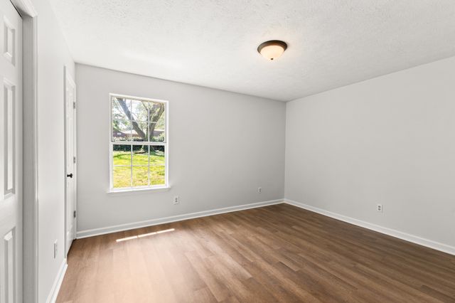 207 Juanita Ave, Gallatin, TN 37066