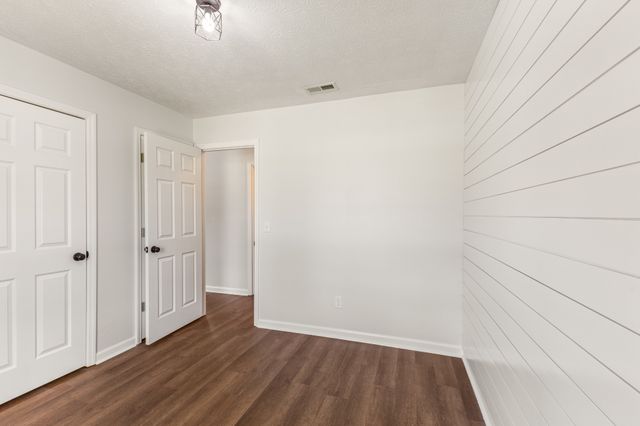 207 Juanita Ave, Gallatin, TN 37066