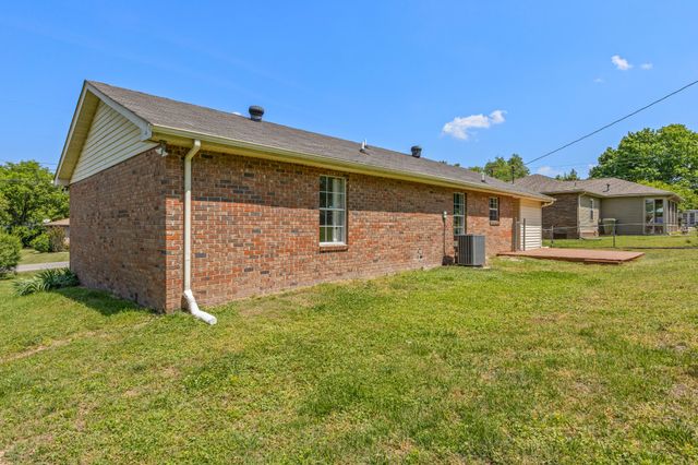207 Juanita Ave, Gallatin, TN 37066