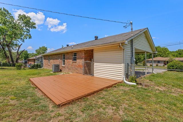 207 Juanita Ave, Gallatin, TN 37066
