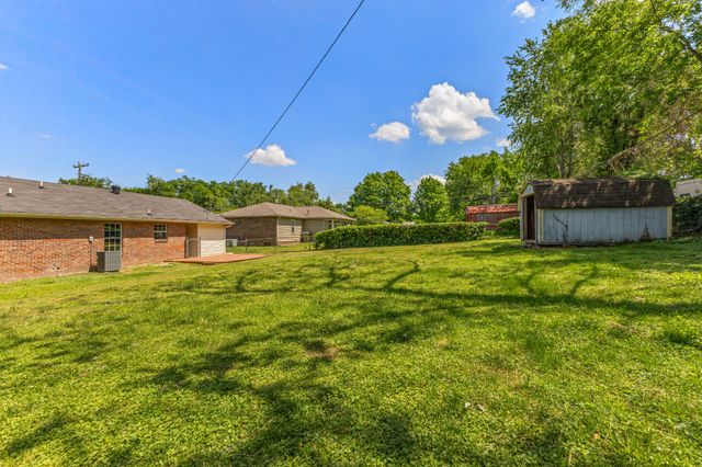 207 Juanita Ave, Gallatin, TN 37066