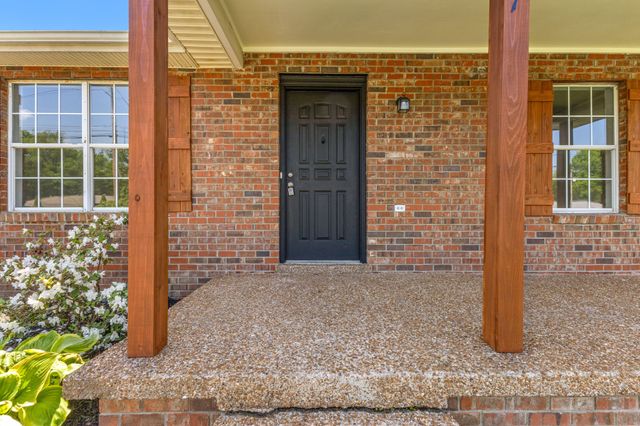 207 Juanita Ave, Gallatin, TN 37066