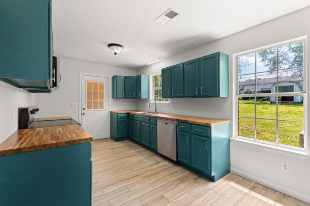 207 Juanita Ave, Gallatin, TN 37066