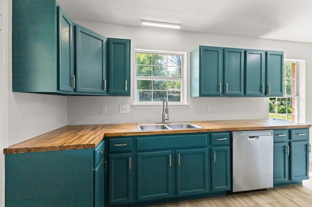207 Juanita Ave, Gallatin, TN 37066