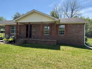 207 Juanita Ave, Gallatin, TN 37066