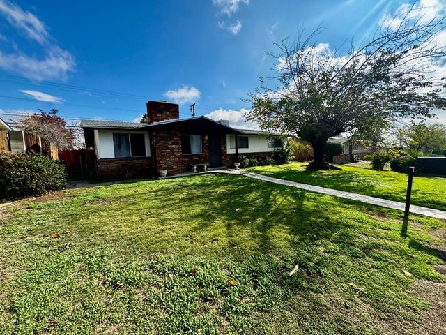 2901 Wenatchee Avenue, Bakersfield, CA 93306