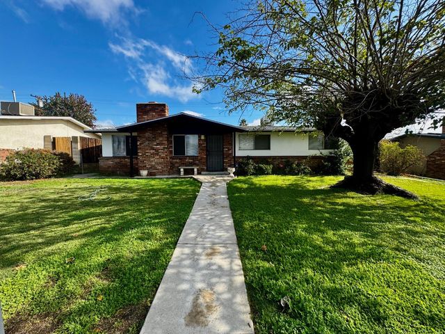 2901 Wenatchee Avenue, Bakersfield, CA 93306