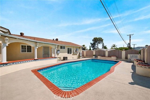 1041 Derry Street, La Habra, CA 90631