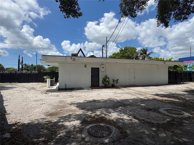 1605 NW 95th St, Miami, FL 33147