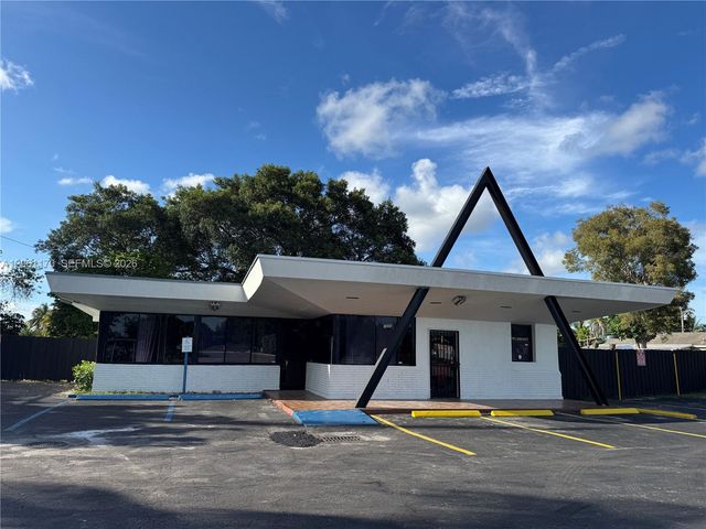 1605 NW 95th St, Miami, FL 33147