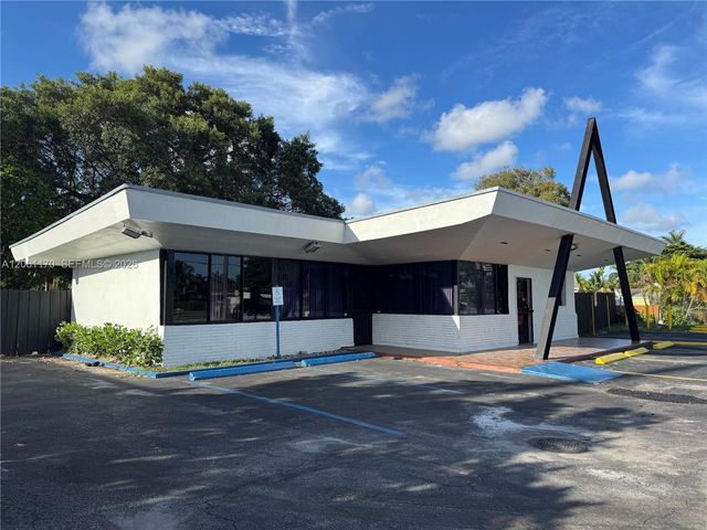 1605 NW 95th St, Miami, FL 33147