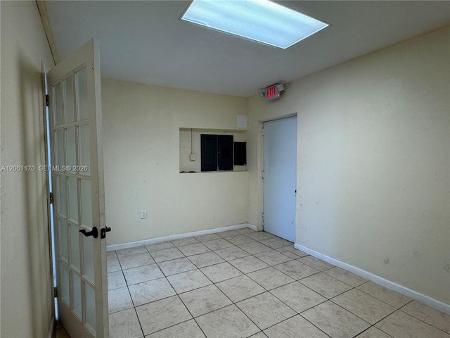 1605 NW 95th St, Miami, FL 33147