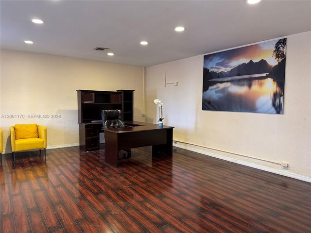 1605 NW 95th St, Miami, FL 33147