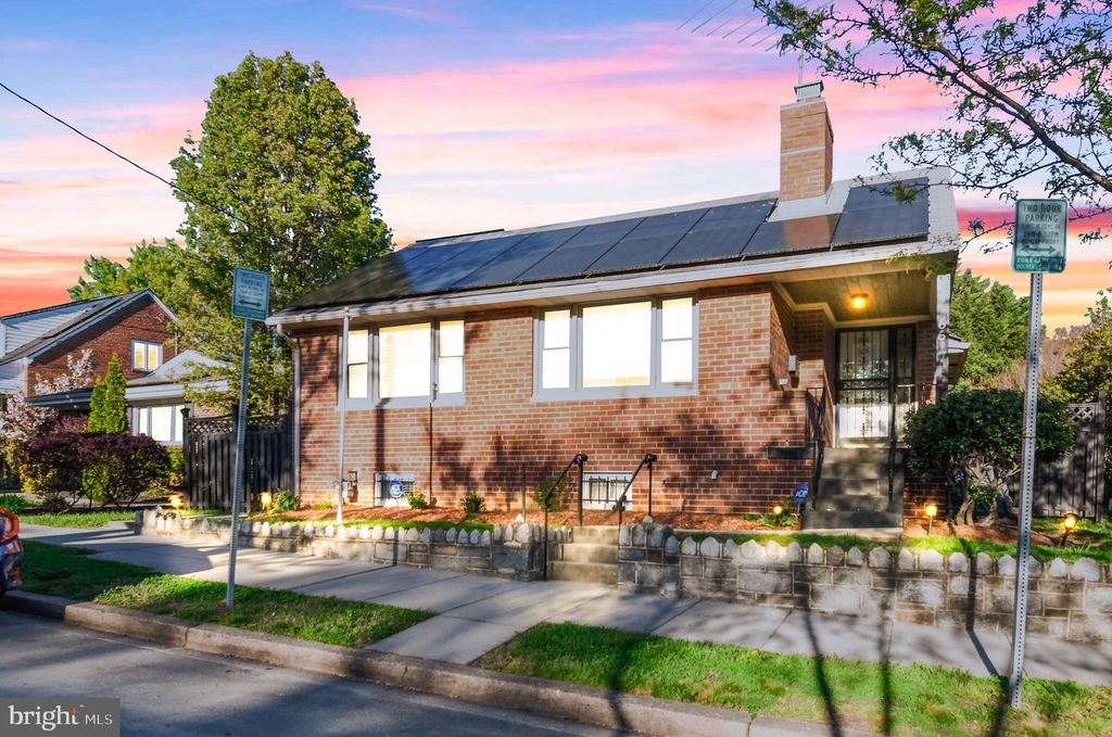 6617 13TH PL NW, Washington, DC 20012