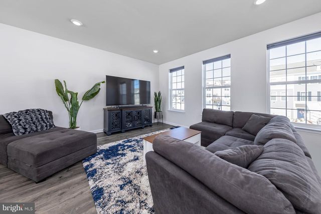 18 FOUNDRY BLVD, Mount Holly, NJ 08060