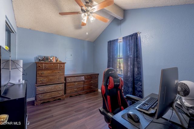 1576 DICK MAYERS Drive, El Paso, TX 79936