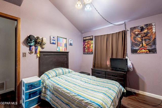 1576 DICK MAYERS Drive, El Paso, TX 79936