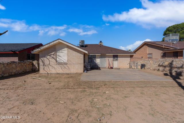 1576 DICK MAYERS Drive, El Paso, TX 79936