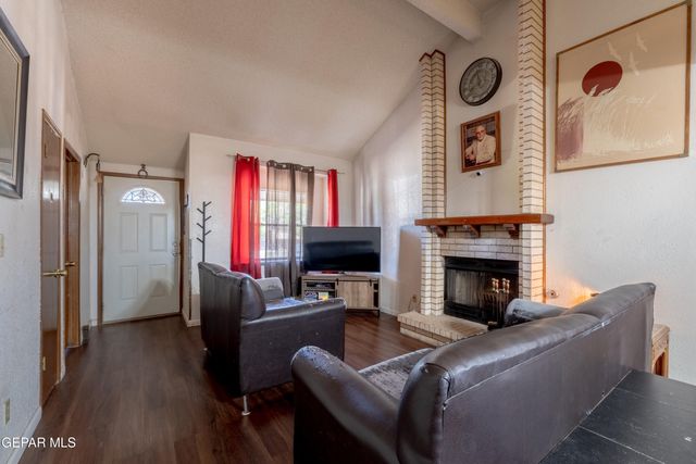 1576 DICK MAYERS Drive, El Paso, TX 79936