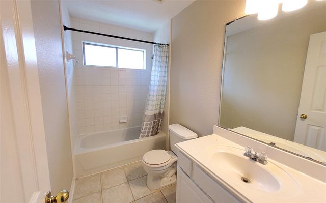 2707 Sun Beam Court, Pearland, TX 77584