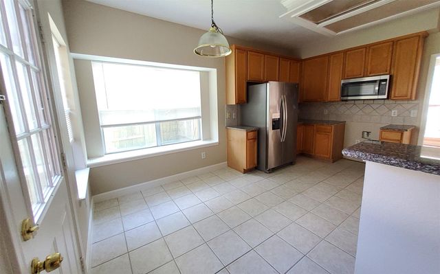 2707 Sun Beam Court, Pearland, TX 77584