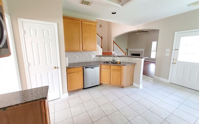2707 Sun Beam Court, Pearland, TX 77584