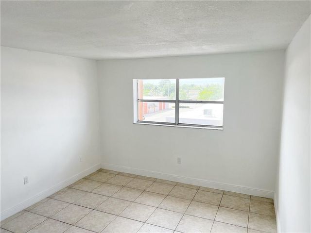 3710 NW 21st Street 408, Lauderdale Lakes, FL 33311