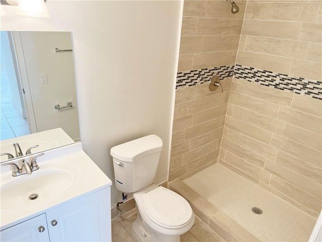 3710 NW 21st Street 408, Lauderdale Lakes, FL 33311