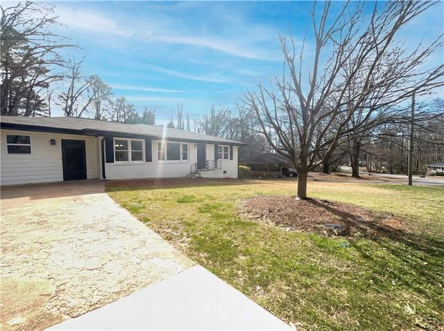 1325 Hidden Circle Drive, Sugar Hill, GA 30518