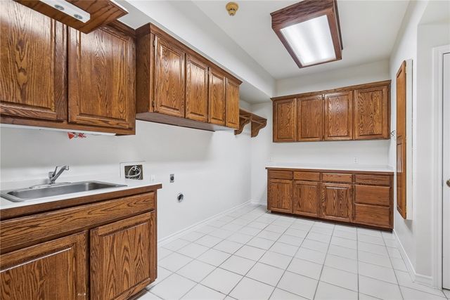 6714 LONG MEADOW Dr, Corpus Christi, TX 78413