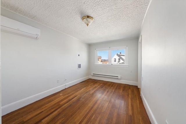 528 Ferry St, Everett, MA 02149