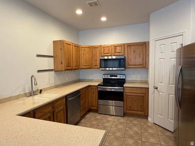 11722 S SUN TEA WAY, South Jordan, UT 84009