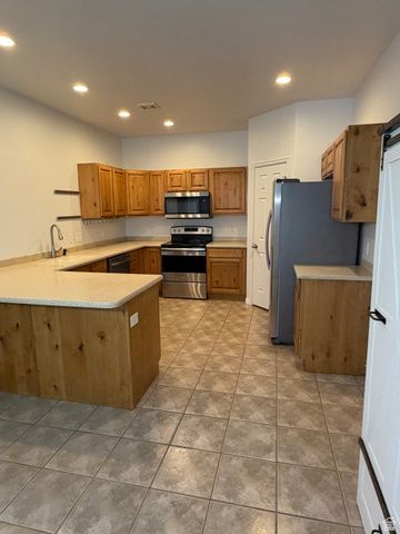11722 S SUN TEA WAY, South Jordan, UT 84009