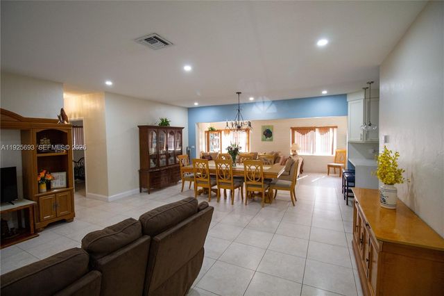 1140 NE 204th St, Miami, FL 33179