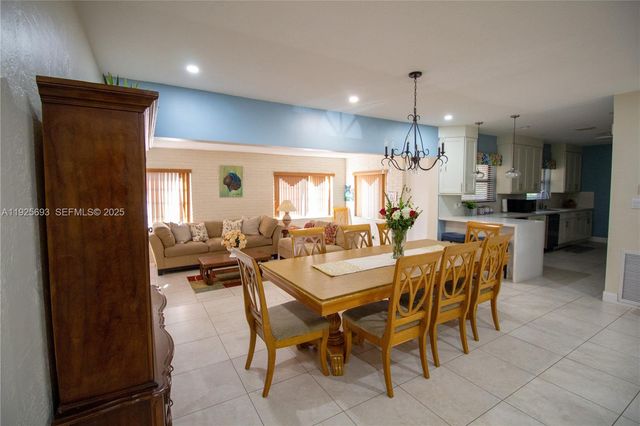 1140 NE 204th St, Miami, FL 33179