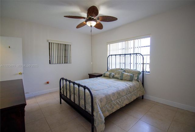 1140 NE 204th St, Miami, FL 33179