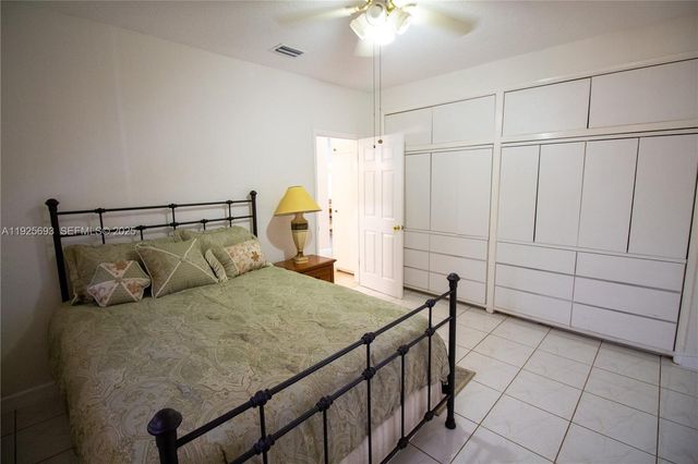 1140 NE 204th St, Miami, FL 33179