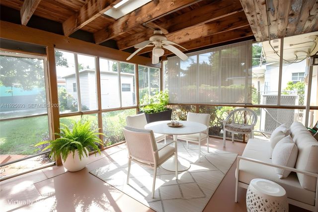 1140 NE 204th St, Miami, FL 33179