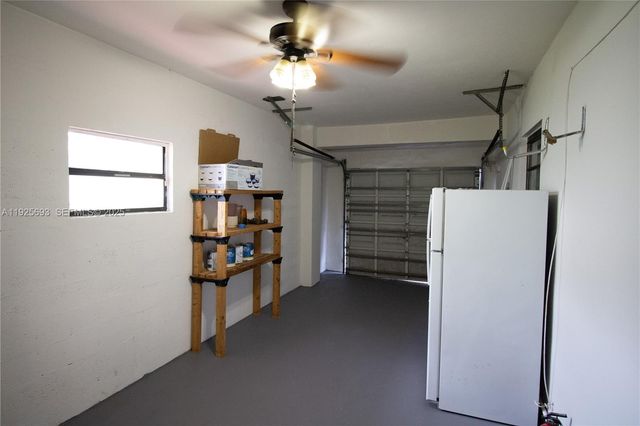 1140 NE 204th St, Miami, FL 33179