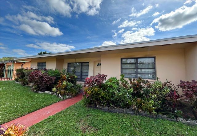 1140 NE 204th St, Miami, FL 33179