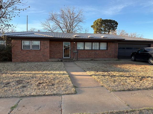 1214 E Broadway Street, Brownfield, TX 79316