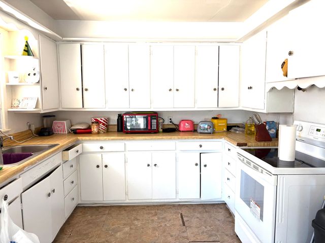 1214 E Broadway Street, Brownfield, TX 79316